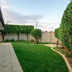 Garden Getaway - Central Location