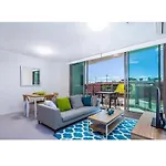 Modern 1 Bedroom Apartment On Portside Wharf