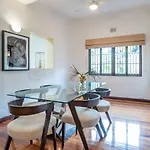 Luxurious Art Deco House In Upscale Hamilton