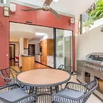 Luxurious Art Deco House In Upscale Hamilton