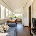 Quaint & Cosy 1 Bedroom In Queenslander.