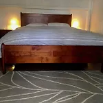 Apartment Quaint & Cosy 1 Bedroom In Queenslander. Brisbane