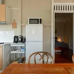 Quaint & Cosy 1 Bedroom Apartment In Queenslander.