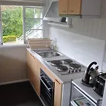 Quaint & Cosy 1 Bedroom In Queenslander.