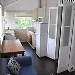 Quaint & Cosy 1 Bedroom In Queenslander.