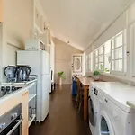 Quaint & Cosy 1 Bedroom In Queenslander. Apartment Brisbane