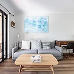 Relax In 2B2B Chateau Near Uq With Parking+Balcony