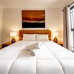 Relax In 2B2B Chateau Near Uq With Parking+Balcony