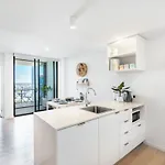 Elegant And Cozy Floor 1bd At South Bank