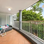 Spacious 2 Bed 2 Bath Apartment At South Brisbane