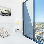 Elegant And Cozy Floor 1bd At South Bank *