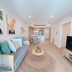Brand New Riverside Designer 2bd At West End Apartment *