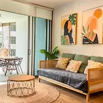 Brand New Riverside Designer 2Bd Apartment At West End