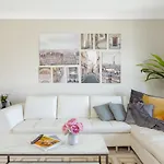 Spacious Newly Redecorated 5Bd Family Home