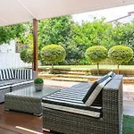 Garden 1brm Private & Spacious Apartment *