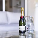 Spacious Newly Furnished 2Bed Apartment In South Brisbane