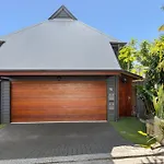 Kozyguru | Spring Hill | Cosy 1 Bed1Bath