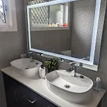 Immaculate 2-beds Entire House Chermside Brisbane