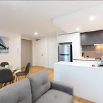 Apartment South 2 Bed 2 Bath With Parking *