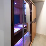 Apartment Alfred & Turner Apartments, Luxury 2 Bedroom In The Heart Of The Valley *