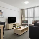 Oaks Brisbane River City Suites