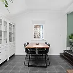 Amelia Terrace - House In Brisbane City Central