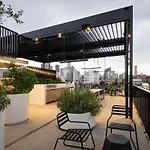 Alfred & Turner Apartments, Luxury 2 Bedroom In The Heart Of The Valley Apartment