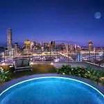 Great Views Pool High Level Boutique With Carpark *