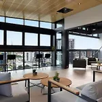 Great Views Pool High Level Boutique With Carpark Brisbane