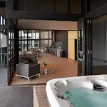 Apartment Great Views Pool High Level Boutique With Carpark *