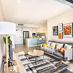 Valley Centre Stylish Boutique 2B Apt W Pool