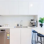 Luxurious 2 Bed Sky View Retreat At Skytower L53