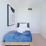 Luxurious 2 Bed Sky View Retreat At Skytower L53