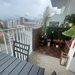 Cosy 2 Bedroom Apartment With City Views