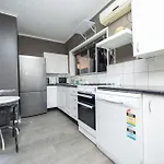 Room In Shared Apartment U4M