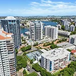 Modern Luxurious House In The Heart Of Bris