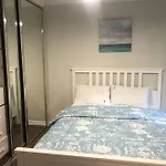 2Br + 2 Bathroom Brisbane Ground Unit, 40% Discount On Monthly