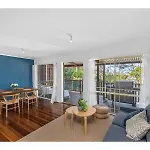 Nice House Facing The Brisbane City