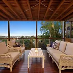 Luxurious Home With Spectacular City Views