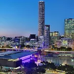 Stylish 1Br Apt With Amazing City/River View!