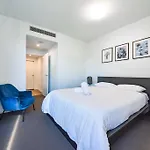 Stylish 1Br Apt With Amazing City/River View!