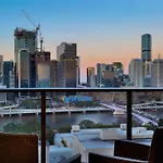 Stylish 1Br Apt With Amazing City/River View!