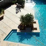 Apartment 1B Modern Flat In Peel St With Pool And Gym Access C20