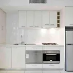 Cbd 1Bed/Pool/Gym/Sauna/ - Close To Everything!