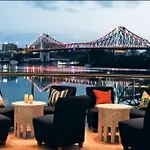 Heart Of The Cbd ~ 1bed/1bath/balcony/free Parking *
