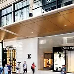 Dress Circle! 2Bed/2Bath/1Car/Amazing Views ~ Cbd