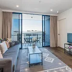 Cityscape Serenity With Pool Near Gabba And Cbd