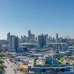 Cityscape Serenity With Pool Near Gabba And Cbd