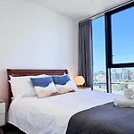 One Bedroom In South * Brisbane