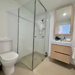 One Bedroom In South * Brisbane